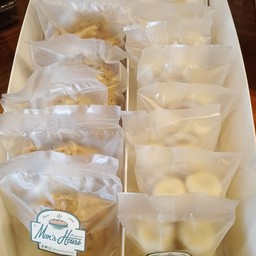 ชุดกล่องของขวัญ มนคุกกี้ +คุกกี้สับปะรด