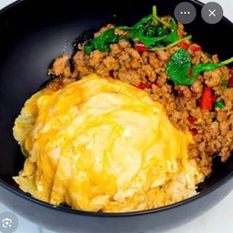 ข้าวกะเพราไข่ข้น เลิฟเวอร์ฮาลาล