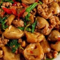 Ki02.28 ผัดกะเพราหมูสับ 150 กรัม ใส่เห็ดรวม 100 กรัม