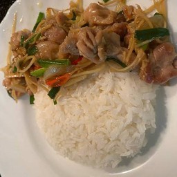 ข้าวราดผัดขิง