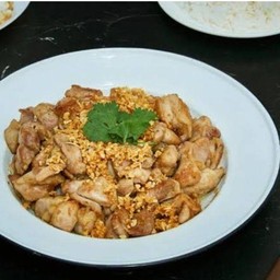 ไก่กระเทียม