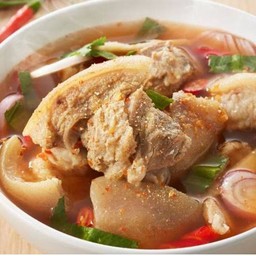 ต้มยำขาหมู+ไข่เจียว(ลูกค้าสามารถเลือกปรับเปลี่ยนเมนูเองได้)