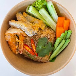 ข้าวผัดน้ำพริกกุ้งเสียบ