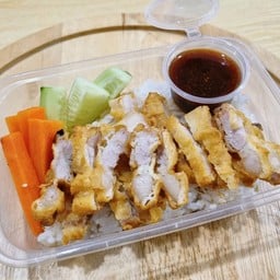 ข้าวกล่องตู่กะบอย ตำบลบ้านกร่าง