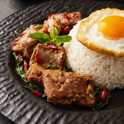 กะเพราโบราณ ซี่โครงตุ๋น