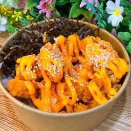 ข้าวไก่กรอบราดชีส