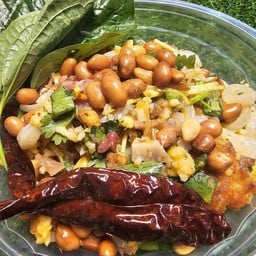 ยำแหนมสดข้าวทอด