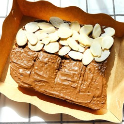 ปังปิ้งเนยนูเทลล่าอัลมอนด์