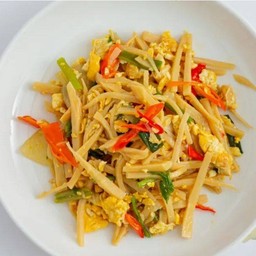 ผัดหน่อไม้ไก่