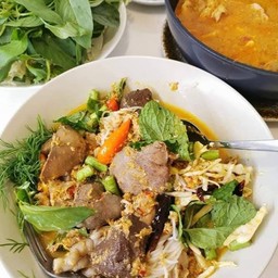 ขนมจีนแกงไก่โคราช