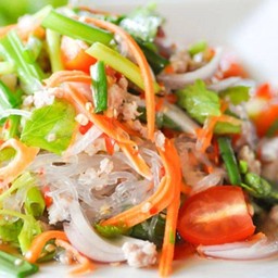 ยำวุ้นเส้นหมูสับ