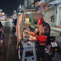 ใส้กรอกอีสานรถพ่วง