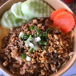 ข้าวไข่ข้นกระเทียมหมูสับ