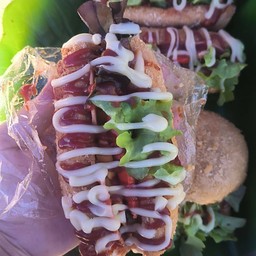 ใส้กรอก+ไก่กรอบ