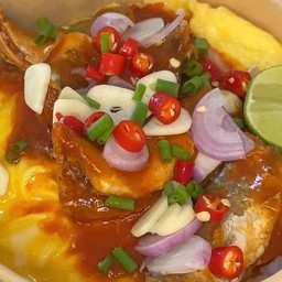 ข้าวไข่ข้นยำปลากระป๋อง