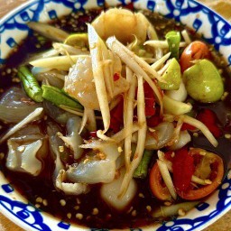 ส้มตำ บ้านเพื่อน