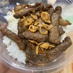 ข้าวหน้าหมูแดดเดียวหอมเจียว