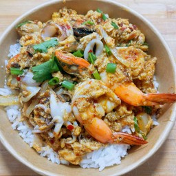 ข้าวราด ทะเลผัดผงกะหรี่