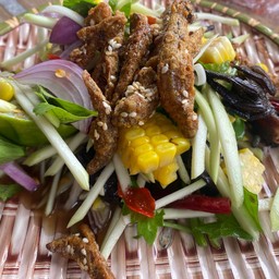 ยำมะม่วง ปูจืด