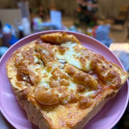 ขนมปังพิซซ่ากุ้ง + ชีส