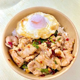 กระเพราหมูชิ้น+ไข่ดาว