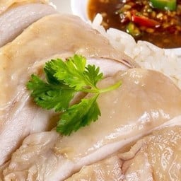 ข้าวมันไก่ ข้าวหมูแดง by ก๋วยจั๊บซาดิส