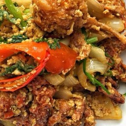 ปูนิ่มผัดผงกระหรี่ จานใหญ่