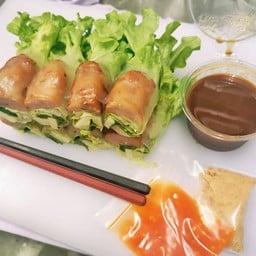 แหนมเนืองโรลจั้มโบ้(8คำ)