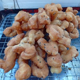 ปาโก๋เกลียว 6 ตัว