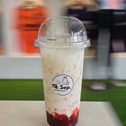 นมสดสตรอเบอร์รี่