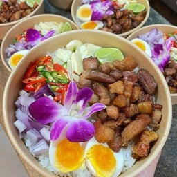 ข้าวขยำหมูสามชั้นน้ำปลา