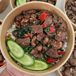 กะเพราเนื้อโคขุนByเบนซ์