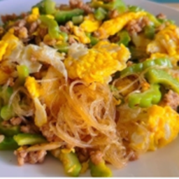 Ki02.59 ผัดน้ำมันพืช ลูกมะระจีน 100 กรัม+วุ้นเส้น 100 กรัม+ไข่ 3ฟอง