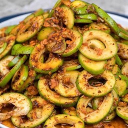 ยำมะม่วงเบา น้ำปลาหวาน