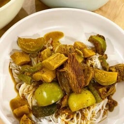 ขนมจีนแกงใต้(ลานพอเพียงบ่อพลับ) -