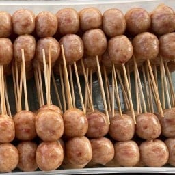 ร้านไส้กรอก&ลูกชิ้นปิ้งเด็กพอร์ช