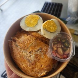 ข้าวห่อหมกย่างหน้าบางแสนพร้อมไข่ต้ม