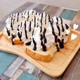 วิปครีม+ซอสช็อค