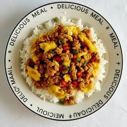 ไข่คั่วหมูสับบิ๊กบึ้มราดข้าวหอมมะลิ