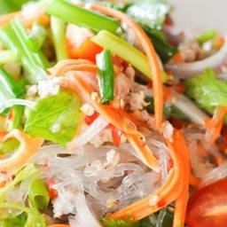 ยำวุ้นเส้นไก่สับ