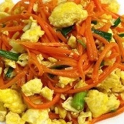 Ki02.65 ผัดน้ำมันพืช แครอท 100 กรัม+ไข่  3ฟอง