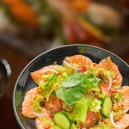 1100.Yum Salmon Salad