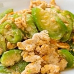 Ki02.51 ผัดน้ำมันพืช บวบผอม 100 กรัม+ไข่ 3 ฟอง