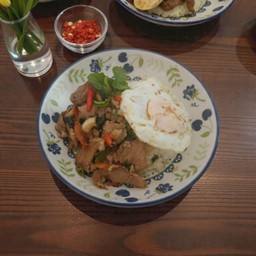 กะเพราหมูชิ้น