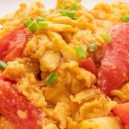 Ki02.64 ผัดน้ำมันพืช มะเชือเทศ 100 กรัม ไข่ 3 ฟอง