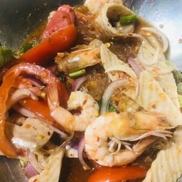 ยำวุ้นเส้นทะเล