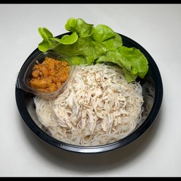 หมี่ไก่ฉีกคลุกนัว