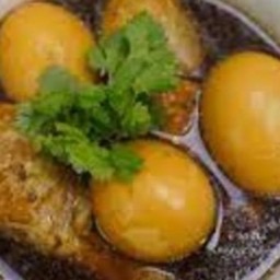 Ki03.33 ไข่พะโล้ 3 ฟอง น่องติดสะโพกไก่ 300 กรัม