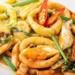 หมึกผัดไข่เค็ม