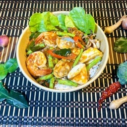ข้าวพริกแกงรวมทะเล